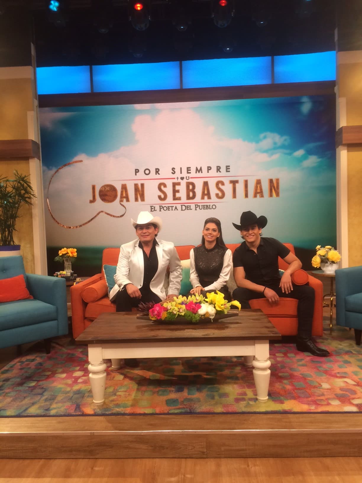 Livia, José Manuel y Julián estaban muy emocionados y nos dijeron ¿por qué debemos ver 'Por Siempre Joan Sebastian'?