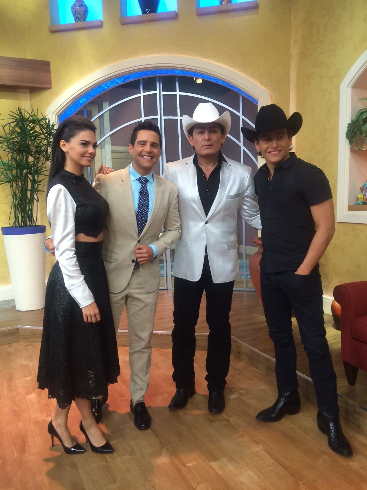 Alejandro Chabán también quería la imagen del recuerdo con nuestros súper invitados.