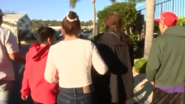 Madre liberada de centro de detención de inmigración tras desmayo no atendido