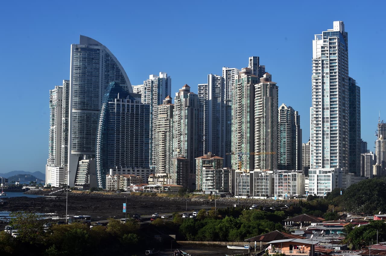 La estrafalaria batalla por el control del hotel de Trump en Panamá