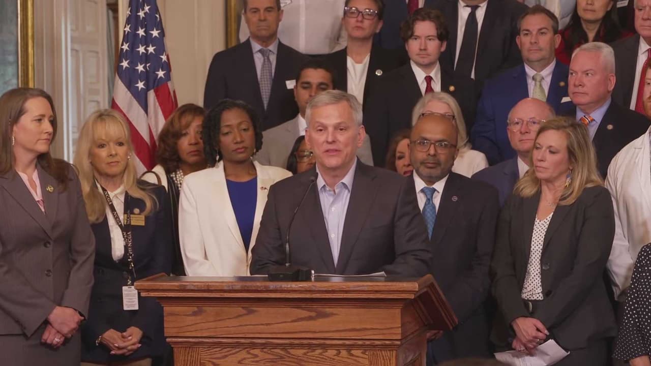 Temor entre defensores de inmigrantes tras firma de ley que da fondos a Medicaid en NC