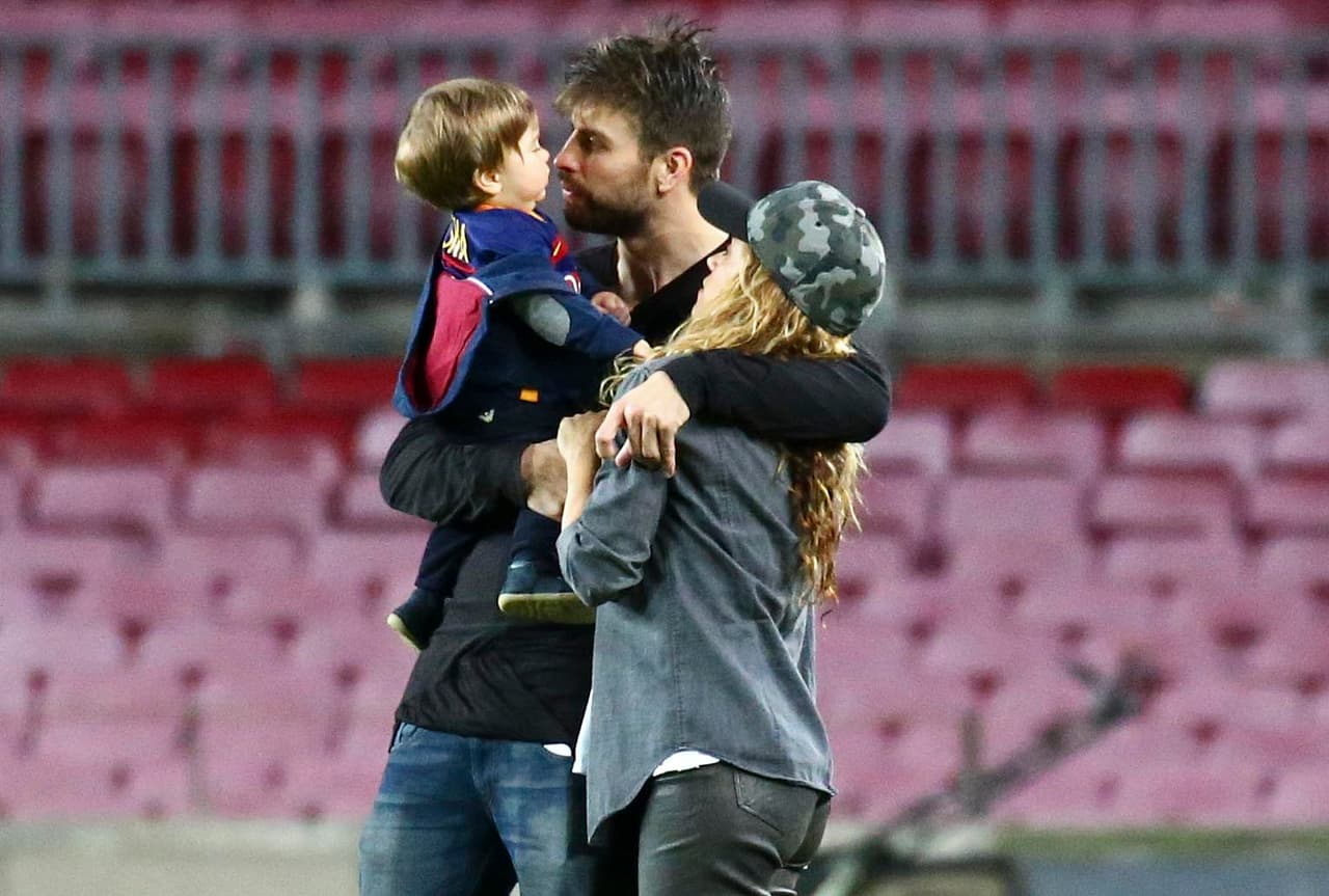 Shakira y Piqué no se quitaban las manos de encima.