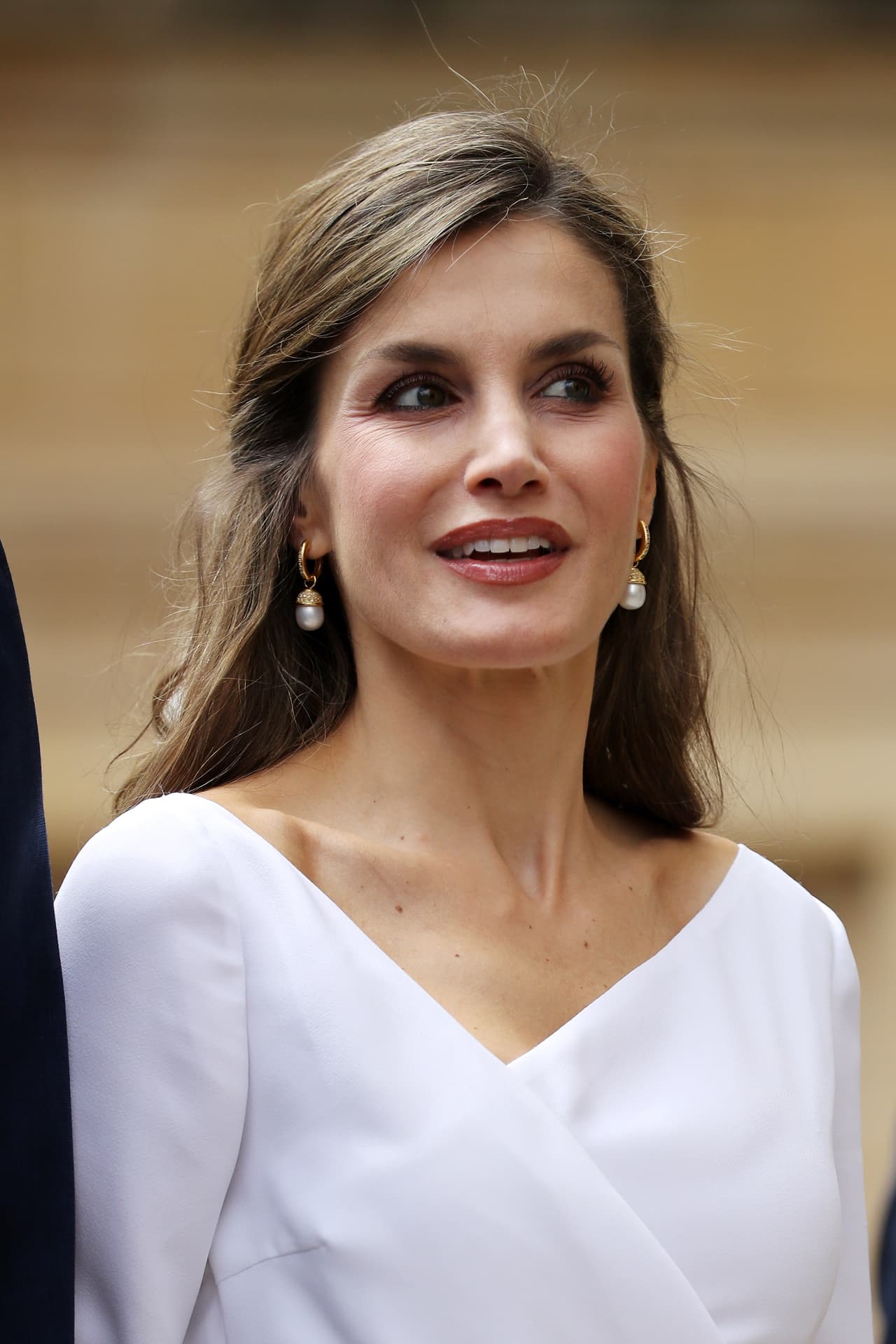 En 2004, la reina española Letizia Ortiz, prácticamente se ganó la loteria por partida doble. En ese año consumó su matrimonio con el entonces Principe Felipe de Borbón y además, gracias a un regalo de bodas, la Loteria Nacional de Navidad premió a la ex periodista con 12 mil euros.
