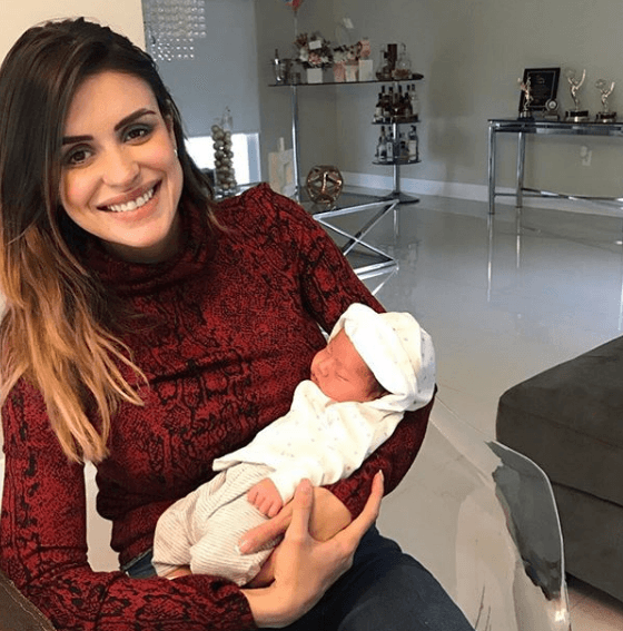 “Estas 12 semanas en casa han sido las mejores de mi vida, pues ¿cómo no si tengo en mis brazos al amor más grande que jamás he sentido?”, escribió Sarassa al pie de una fotografía con su bebé de tres meses.