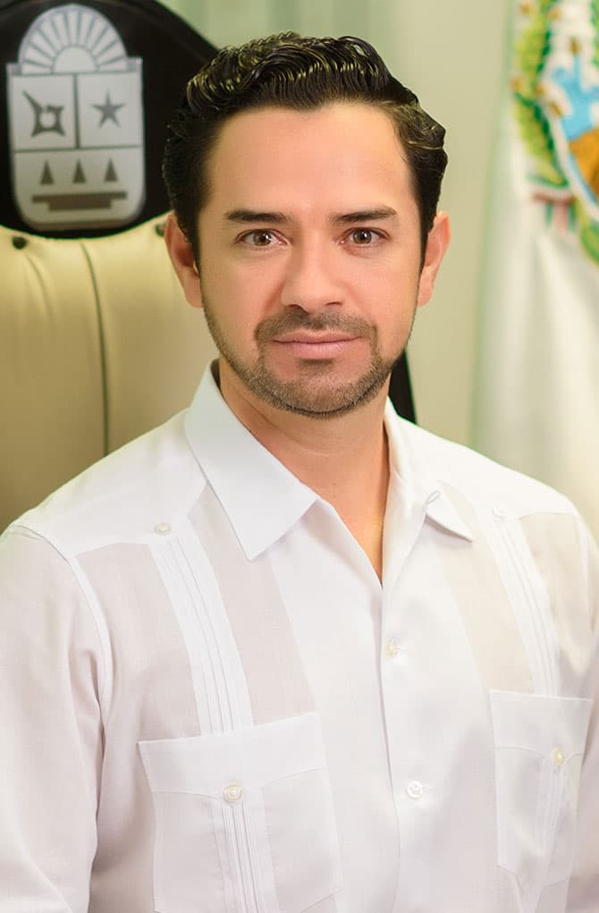 El cargo de diputado que ostenta es de carácter plurinominal, es decir, no fue elegido por voto popular, sino por representación proporcional.
<br>