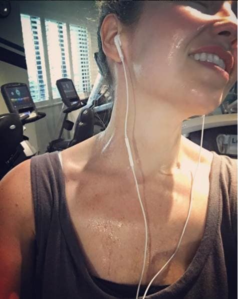 Thalía constantemente comparte con sus seguidores las diferentes rutinas de ejercicio que a diario realiza, dejando en claro que consentir a tu cuerpo no solo se trata de descanso y rituales de belleza.