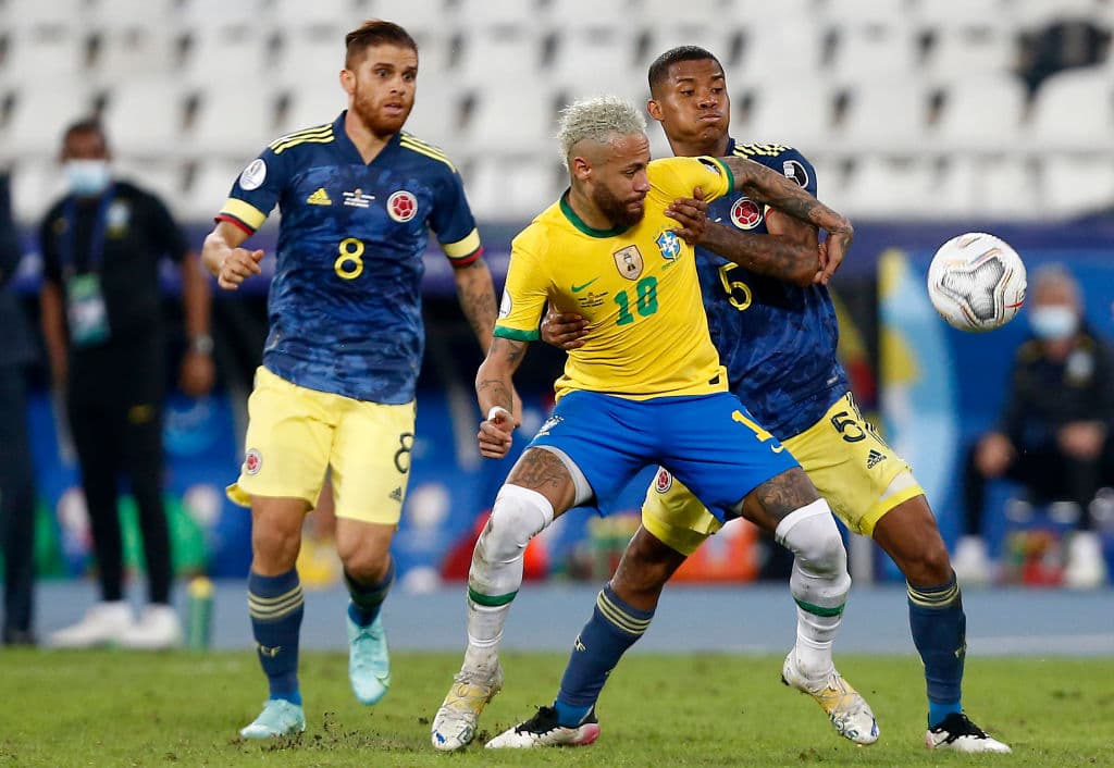 Carlos Enrique Casemiro se pone la capa de héroe al minuto 90+10 y Brasil logra vencer 2-1 a Colombia.