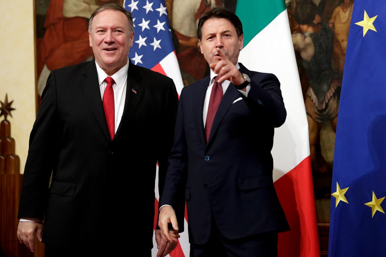 El Primer Mnistro de Italia, Giuseppe Conte, con el secretario de Estado de EEUU, Mike Pompeo en Roma.