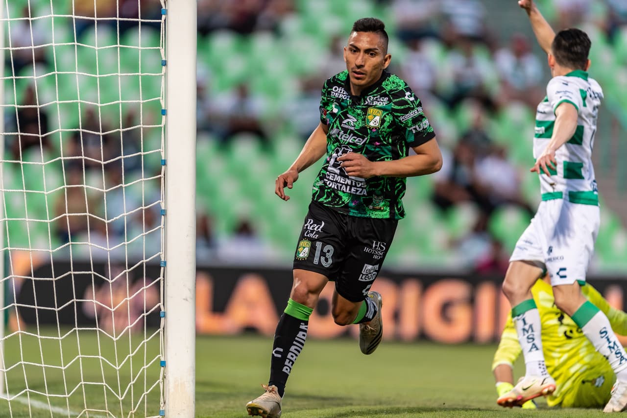 Al 51', Ángel Mena le daba la ventaja al León.