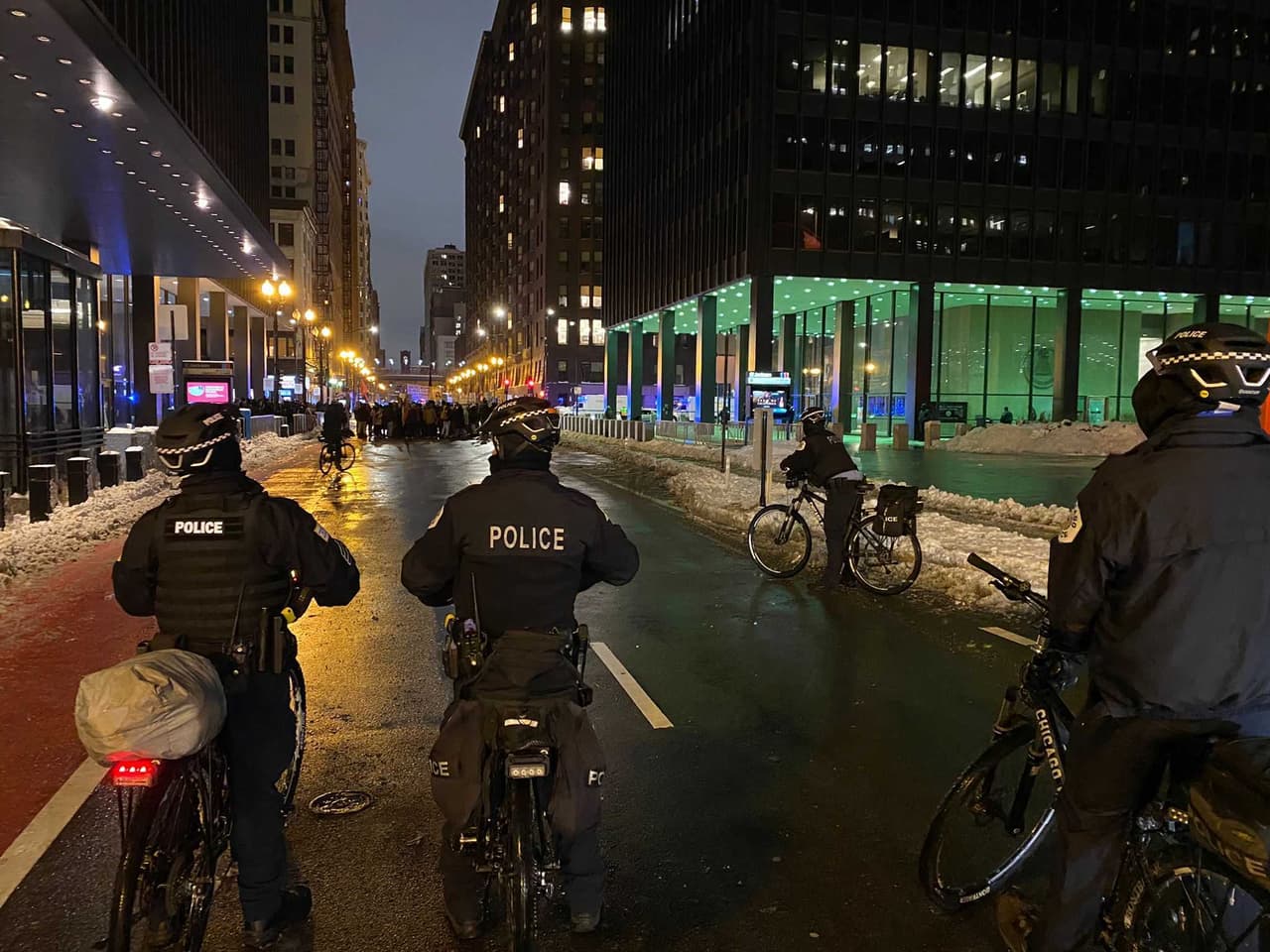 Protestan en Chicago por liberación de expolicía Jason Van Dyke.