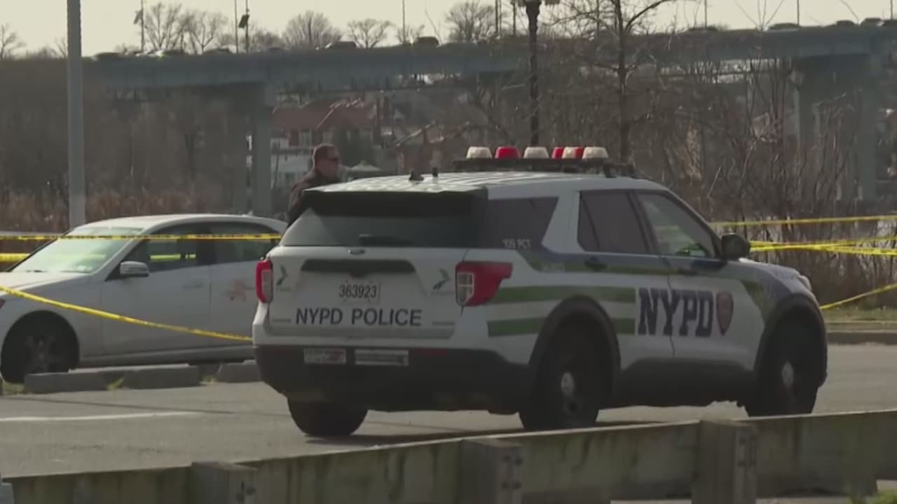 Autoridades reportaron el hallazgo del 
<b>cadáver de una mujer flotando en las aguas del East River</b>, cerca de un parque que es utilizado por decenas de personas en Queens.
<br>