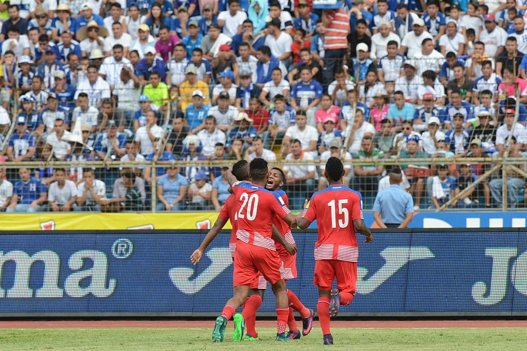 El equipo pañameno festejó así el único tanto del partido.