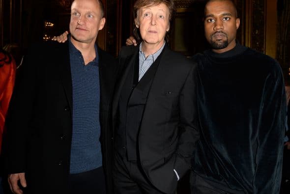 Kanye West no desaprovecho la oportunidad y se fotografió con Paul McCartney.