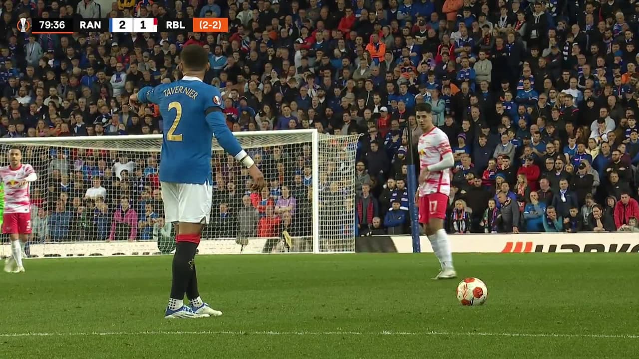 ¡GOL!  anota para Rangers. John Lundstram