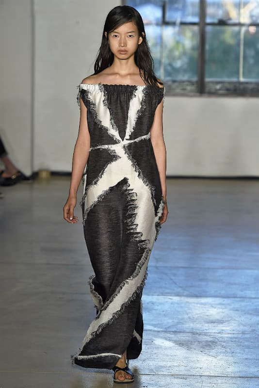 La diseñadora chilena sintetiza los códigos de feminidad en su colección SS16 ZERO + MARIA CORNEJO