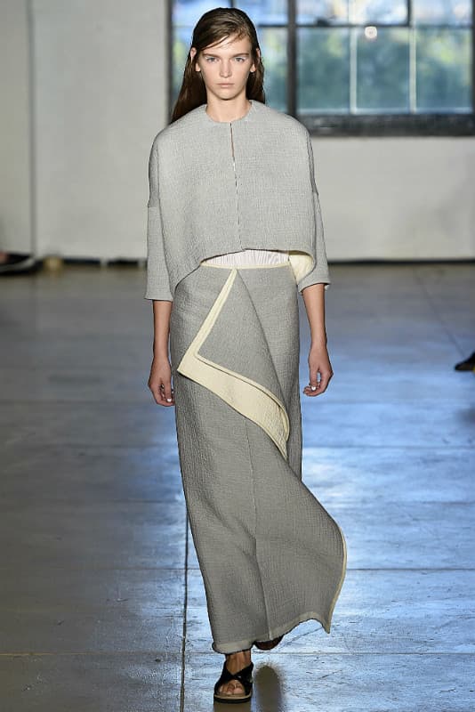 La diseñadora chilena sintetiza los códigos de feminidad en su colección SS16 ZERO + MARIA CORNEJO