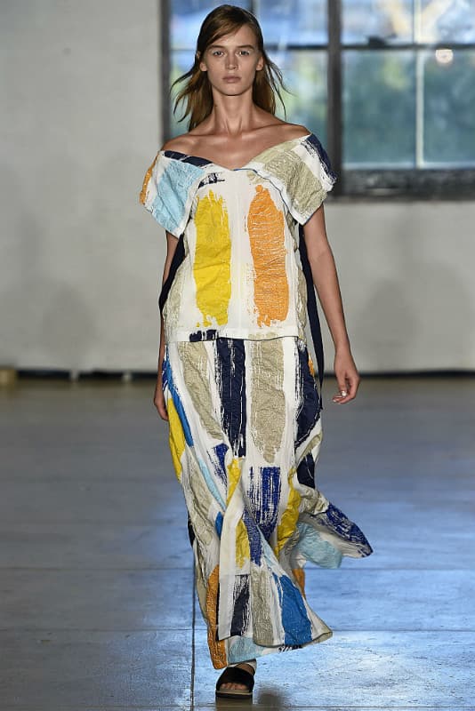 La diseñadora chilena sintetiza los códigos de feminidad en su colección SS16 ZERO + MARIA CORNEJO