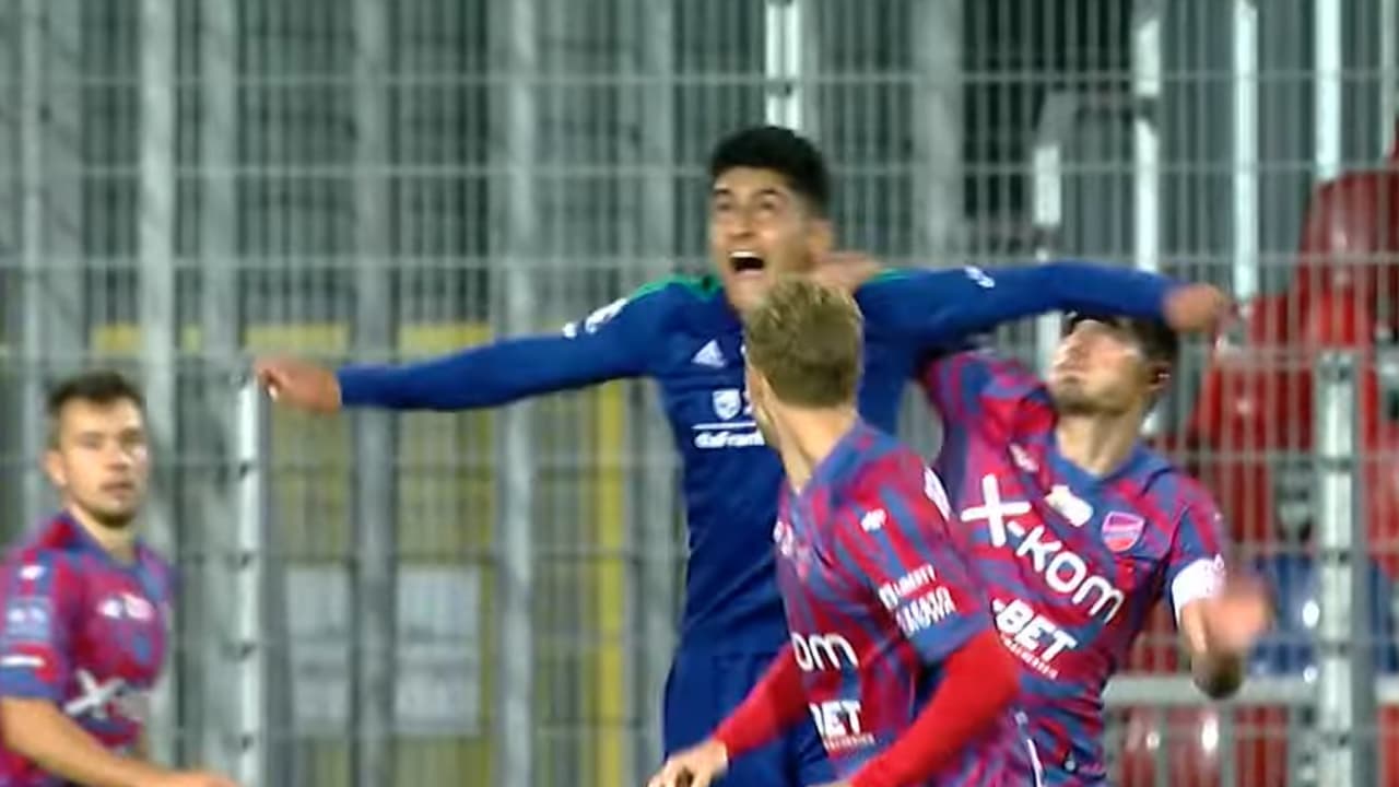 Santiago Naveda sufre nueva expulsión en Polonia por un codazo