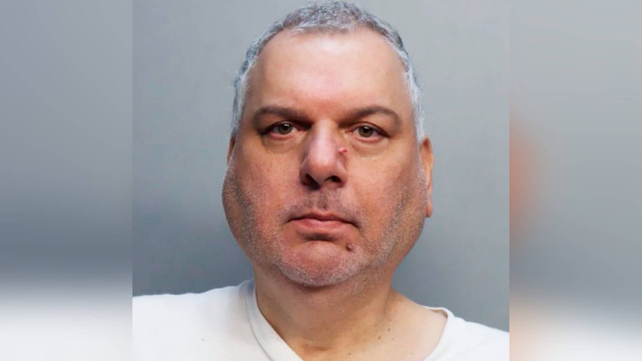 Arrestan a expresidente de asociación de condominios de Hialeah acusado de robar miles de dólares 