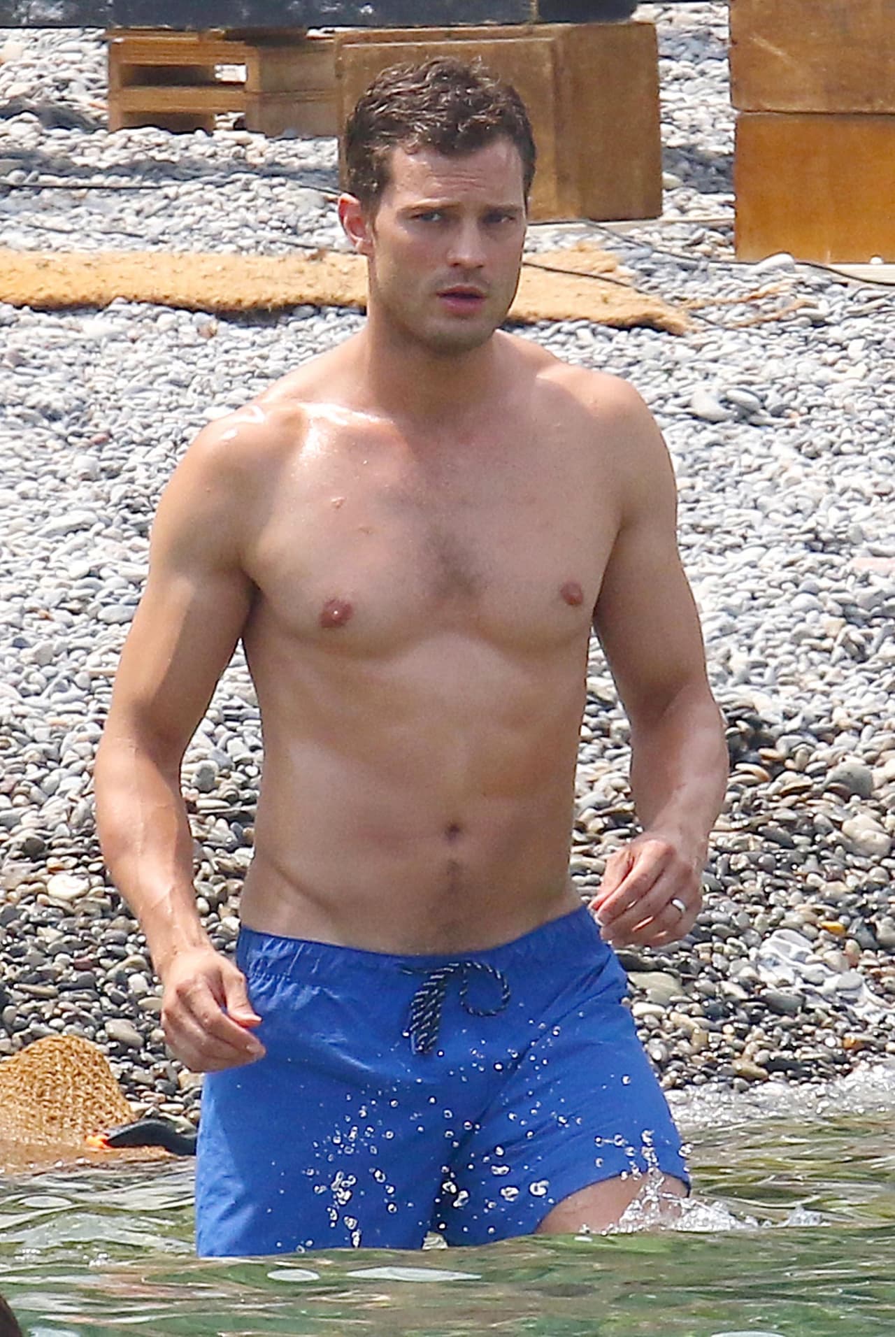 Jamie Dornan también luce muy 'hot'.