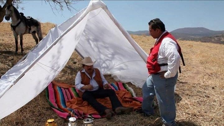 “Son imágenes que valen la pena compartir, es el ángulo que mucha gente no ve, el trabajo detrás de una grabación. Es un trabajo arduo y muy cansado”, comentó el director Mike Rodríguez.