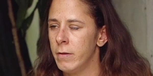 FL: Le echan pegamento en vez de gotas para los ojos