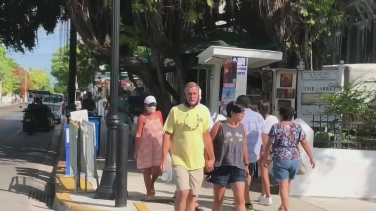  Algunos residentes de Miami y de otras ciudades se escapan a Key West pero sin máscaras ni distancia social