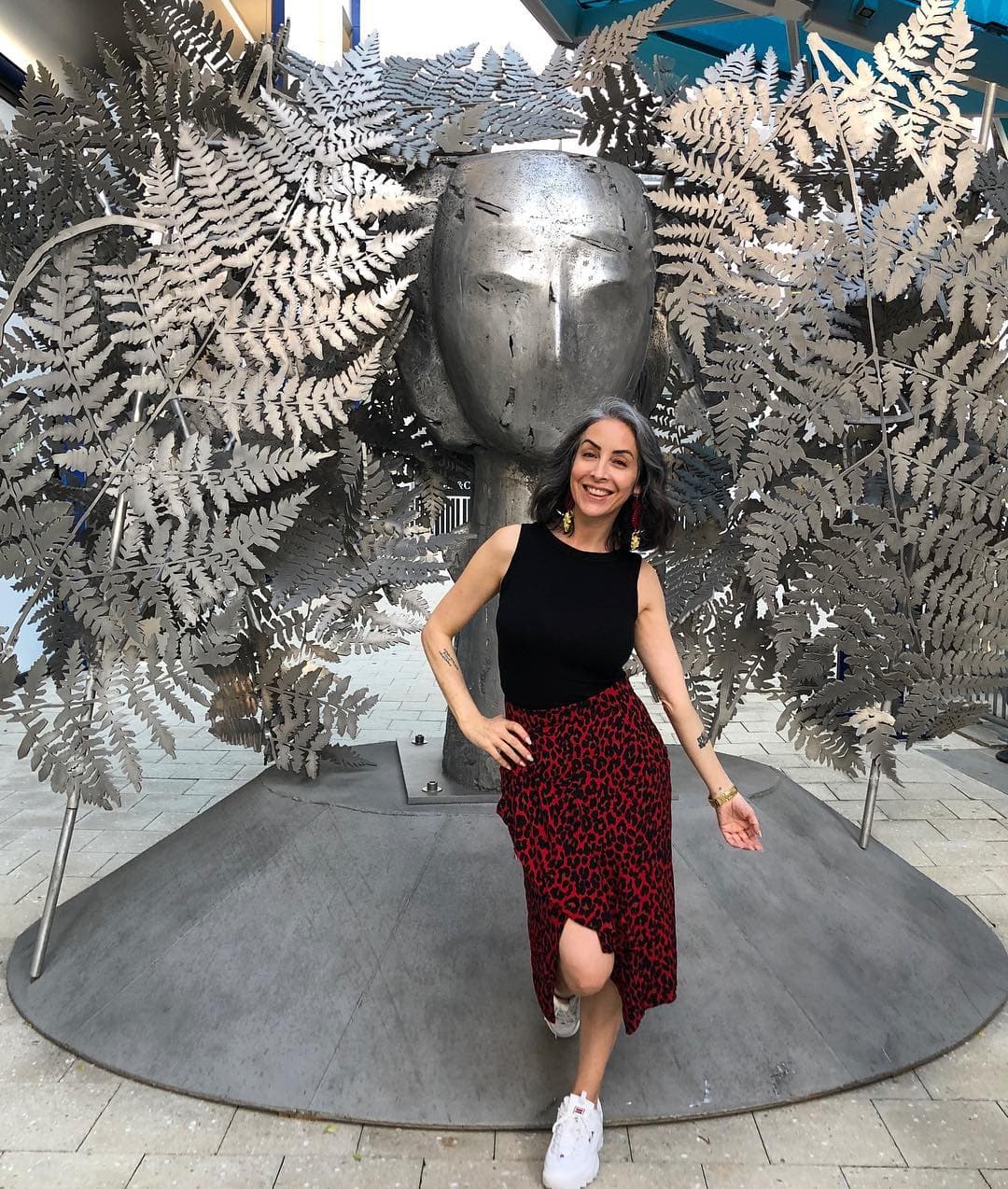 “Ojalá un día nos cuente quién se lo dijo, porque no es verdad, y que ha lastimado mucho la no relación que tuve con mi padre pero la que quise recuperar, me hizo mucho daño, mi padre ya está muerto. Dios la bendiga", dijo la actriz en dicha entrevista.