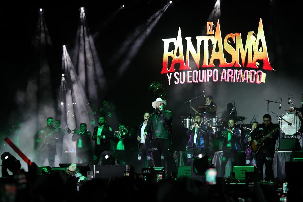 El Fantasma en otras ocasiones también ya ha sido parte del elenco que prende el ambiente en el evento de 
<b>El Bueno, La Mala y El Feo</b>.