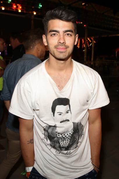 Joe Jonas en una fiesta. Mira aquí los videos más chismosos.