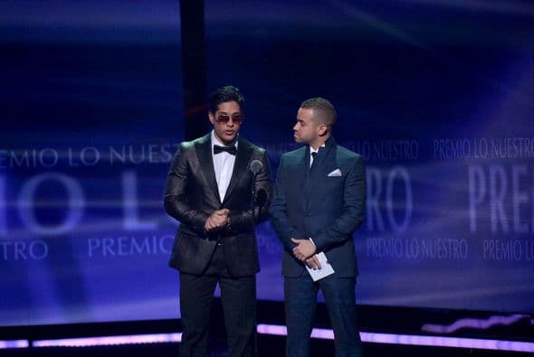 Chino y Nacho anunciaron una de las categorías más reñidas de la noche, Artista Femenino Regional Mexicano.