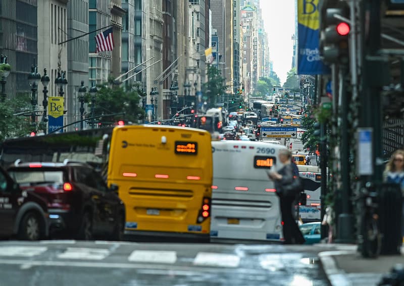 Conductores pagarían hasta $23 dólares por ingresar a Manhattan por peaje por tráfico