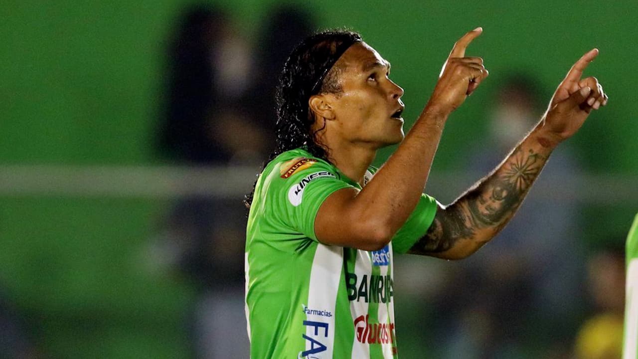 Doblete del 'Gullit' Peña que aspira al título con Antigua en Guatemala