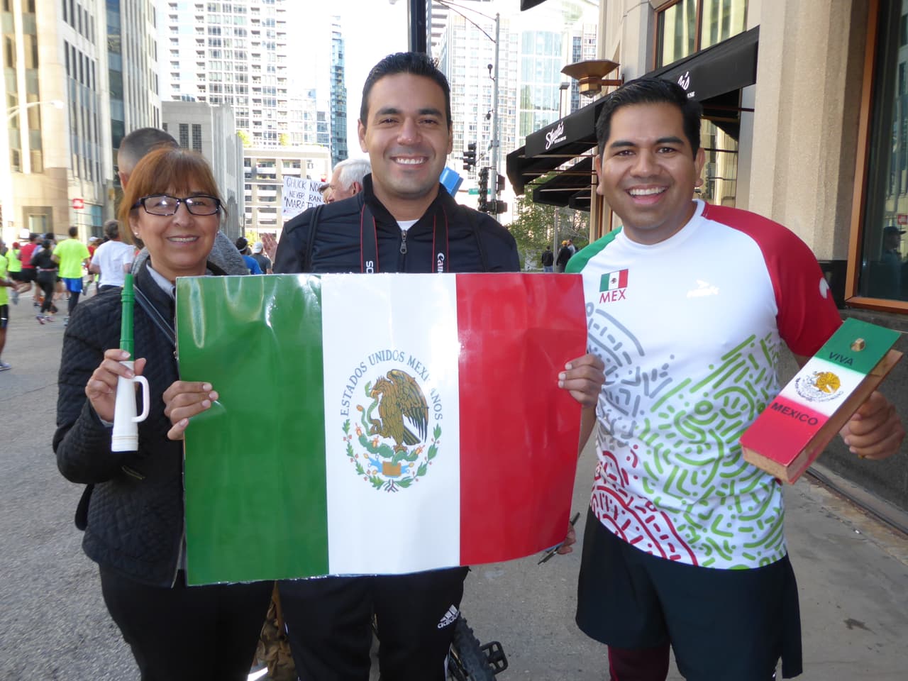 Miles de corredores de más de 100 país se dieron cita en el Maratón de Chicago desde muy temprano. Mira imágenes del ambiente que se está viviendo en este evento deportivo.