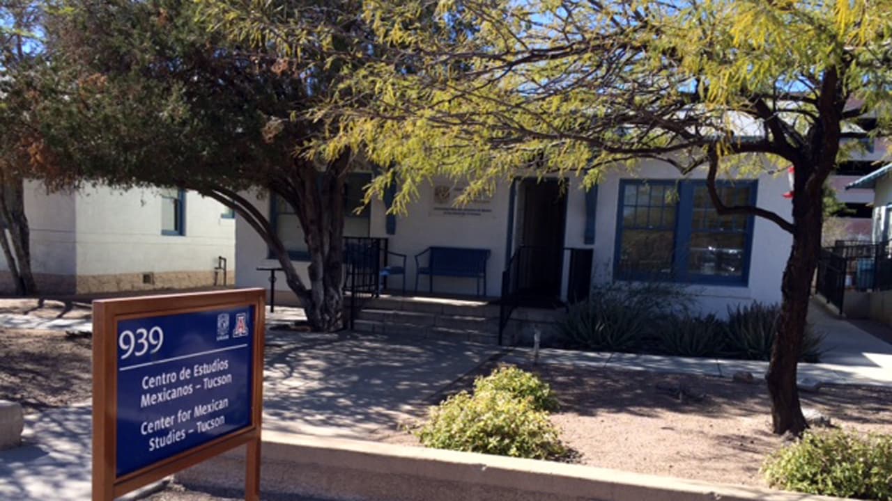 Convenio entre Carlos Slim y la UNAM ayudará a capacitar a mexicanos para obtener la ciudadanía