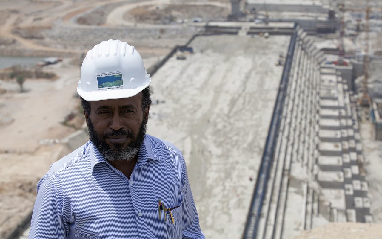 Simegnew Bekele dirigía el proyecto de infraestructura que se espera que en menos de una década ayude a su país a dar un importante salto económico.
<br>