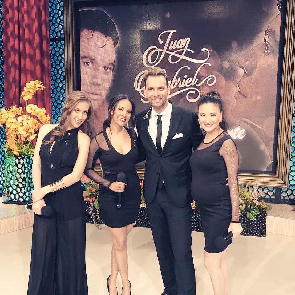 Además, en esa misma entrevista, Hiromi mencionó que su pareja le entregó el anillo de compromiso el día de su cumpleaños, el 19 de octubre de 2016. "Me lo dio en una fiesta sorpresa con todos mis amigos de testigos", declaró a la revista.