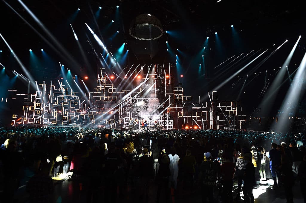 Así se veía el escenario durante la presentación de Bruno Mars