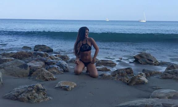 La chica sin duda heredó el cuerpazo de mamá Adriana.