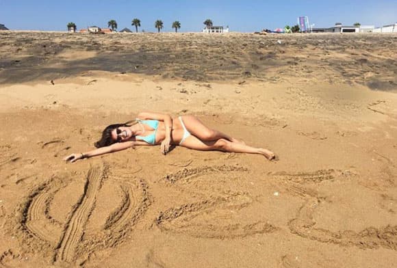 ¡Adora ir a la playa!