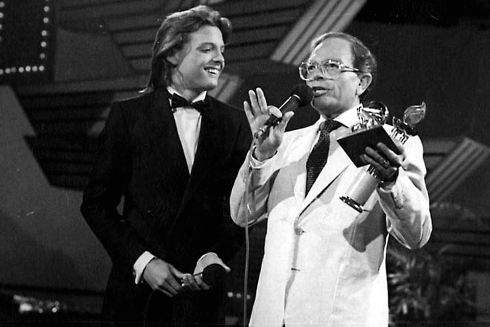 Y es que desde muy joven su estrella brilló y con 15 años, ganó su primer Grammy.