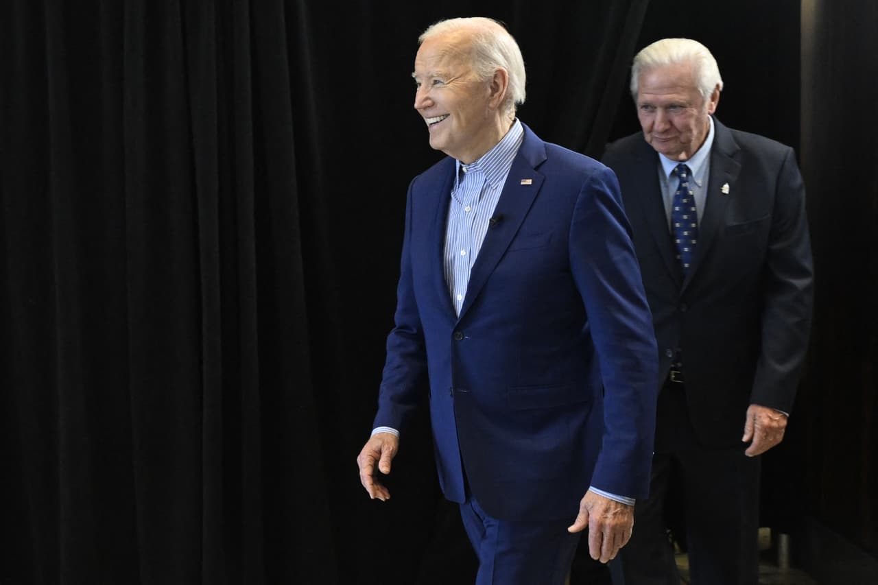 Allí, se reunió con trabajadores siderúrgicos y miembros del sindicato.