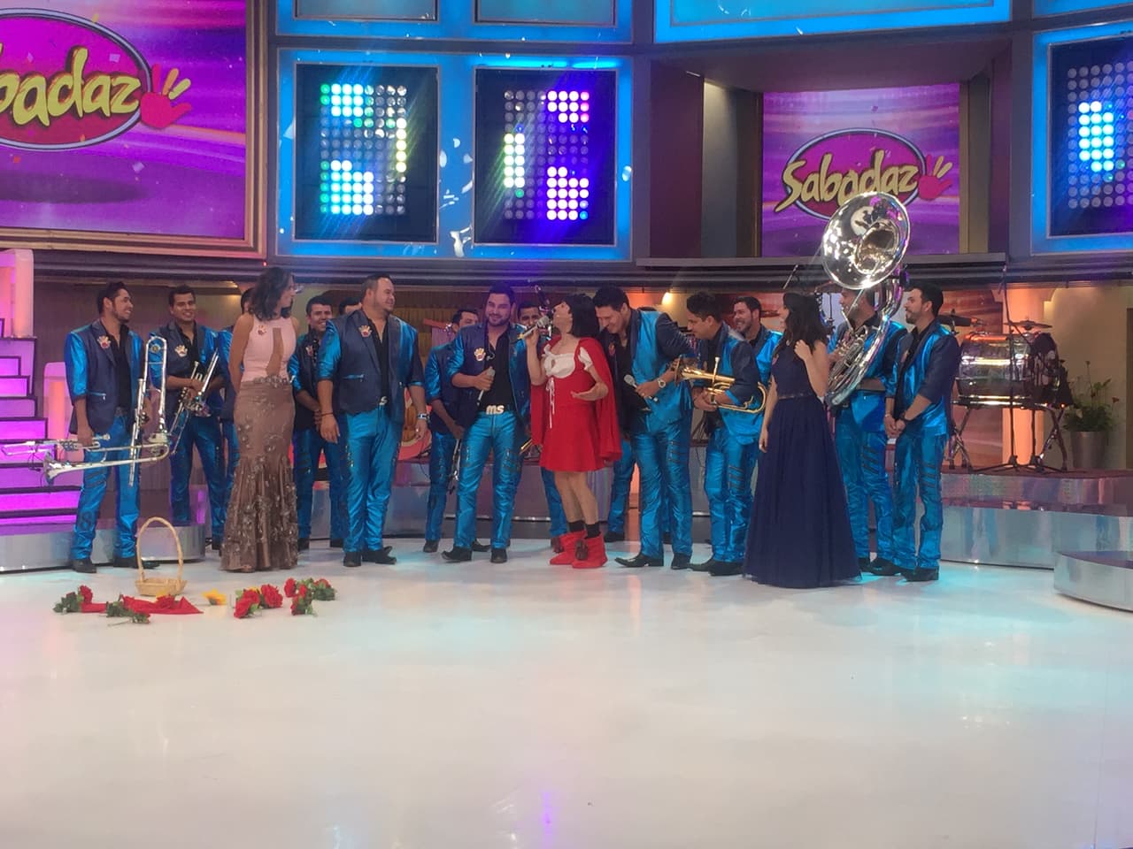 Mucha diversión se vivió este sábado en la fiesta de Sabadazo.