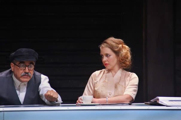 Su trabajo en los escenarios teatrales ha sido destacado, pues ha actuado en obras como 'El amante', 'Espina y flor, 'Armonía fugaz', 'Fatwa' y 'Don Juan Tenorio'. ¿Te gustaría ver a esta actriz en la segunda temporada de '
<b><a href="http://www.univision.com/series/el-chapo/">El Chapo</a></b>'?