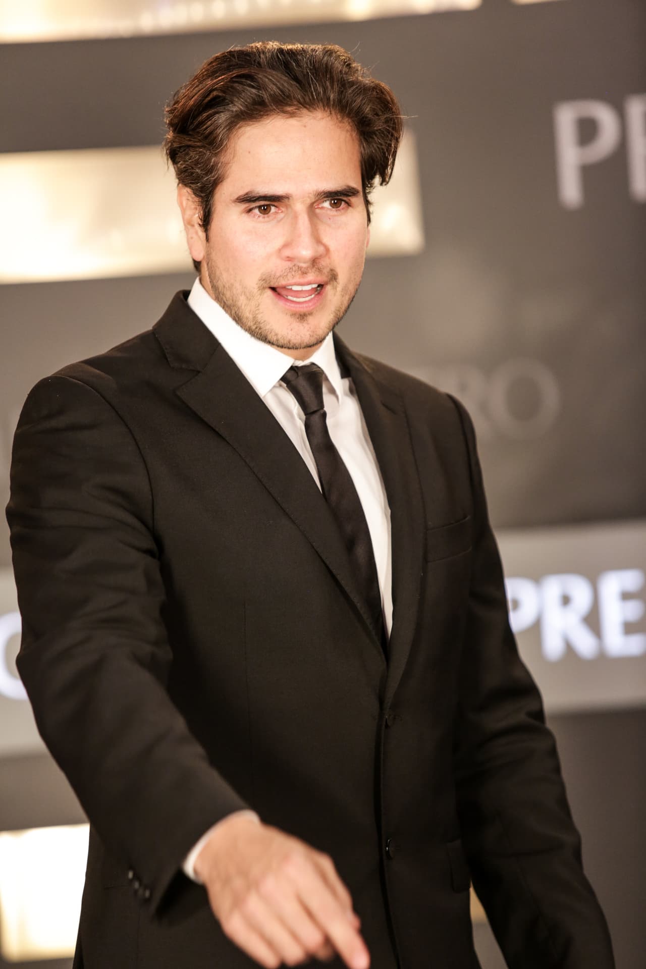 Esa mirada seductora y su estilo, lo hacen un consentido.