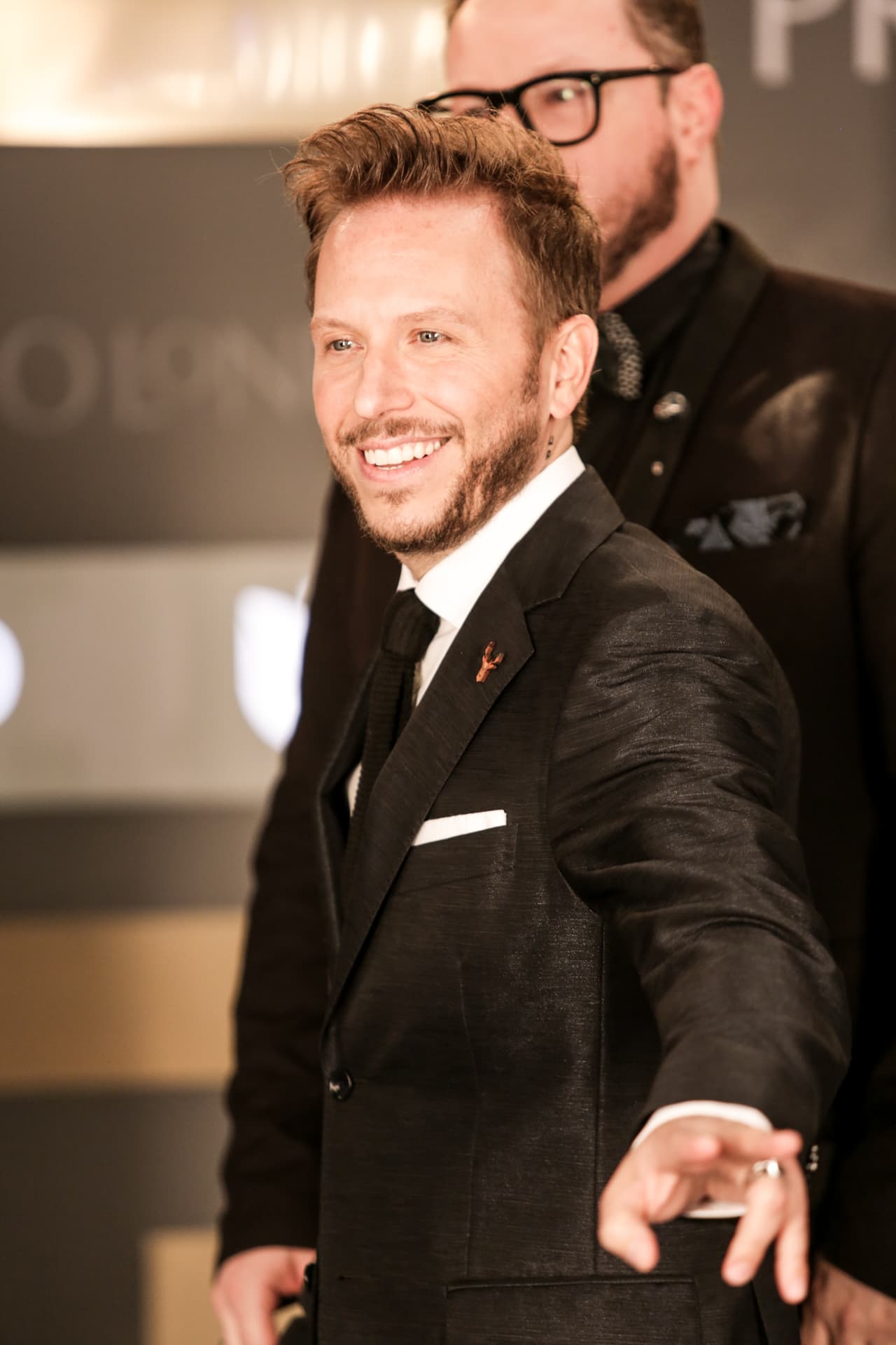 Noel tiene una sonrisa encantadora.