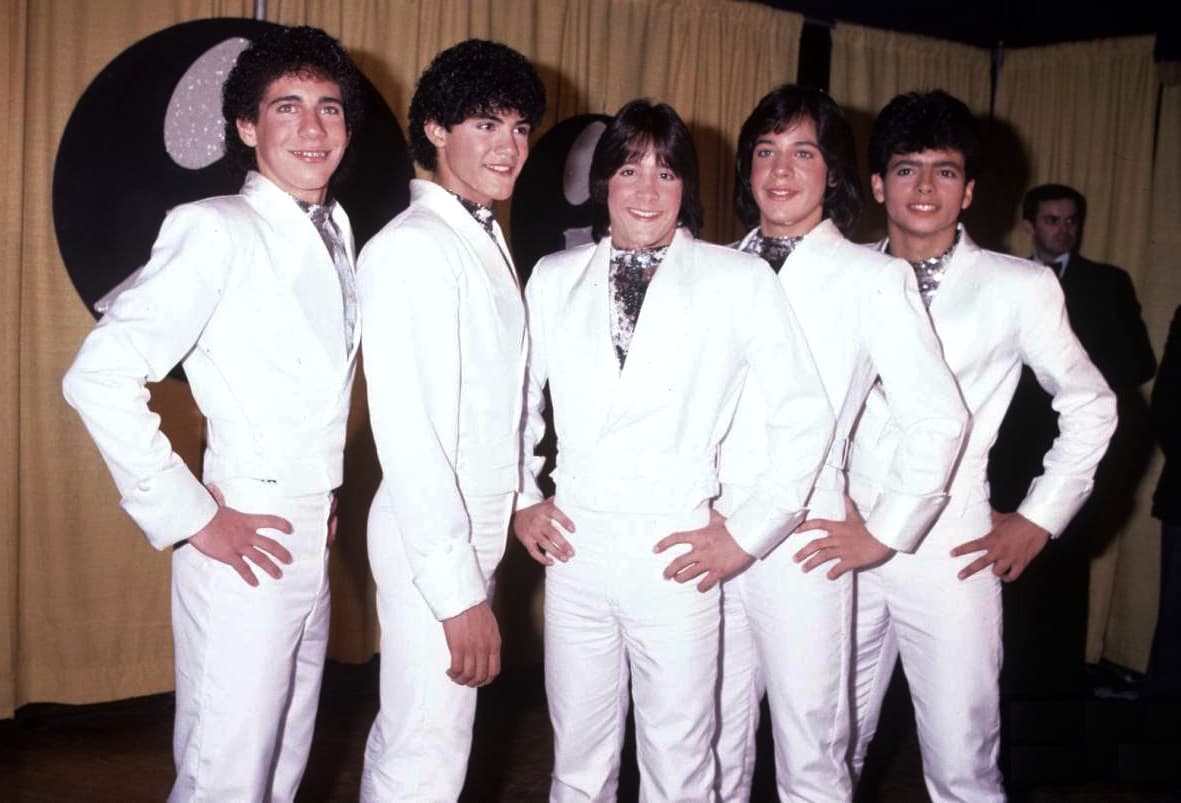 René Farrait, Johnny Lozada, Fernando Sallaberry, Ricky Meléndez, Miguel Cancel, Robert Avellanet y Robi Draco Rosa fueron algunos de los excompañeros de la agrupación que estuvieron presentes para darle el último adiós.
<br>