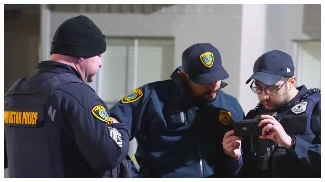 Muere joven de 20 años en tiroteo dentro de un apartamento en el suroeste de Houston