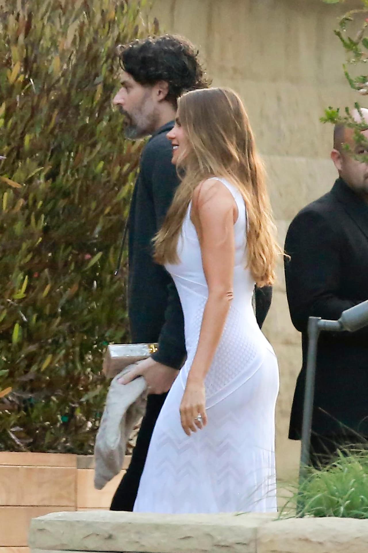 Juntos entraron al lugar.