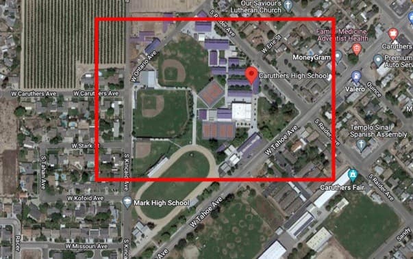 Área de la preparatoria Caruthers en Fresno, en donde dos estudiantes fueron encontrados con una posible sobredosis.